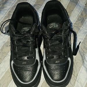 Nike Kids Black and Gray Sneakers